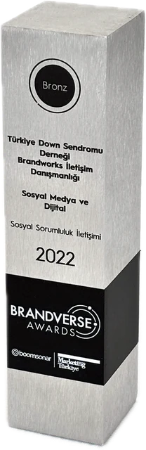 Brandverse Awards 2022 kupası