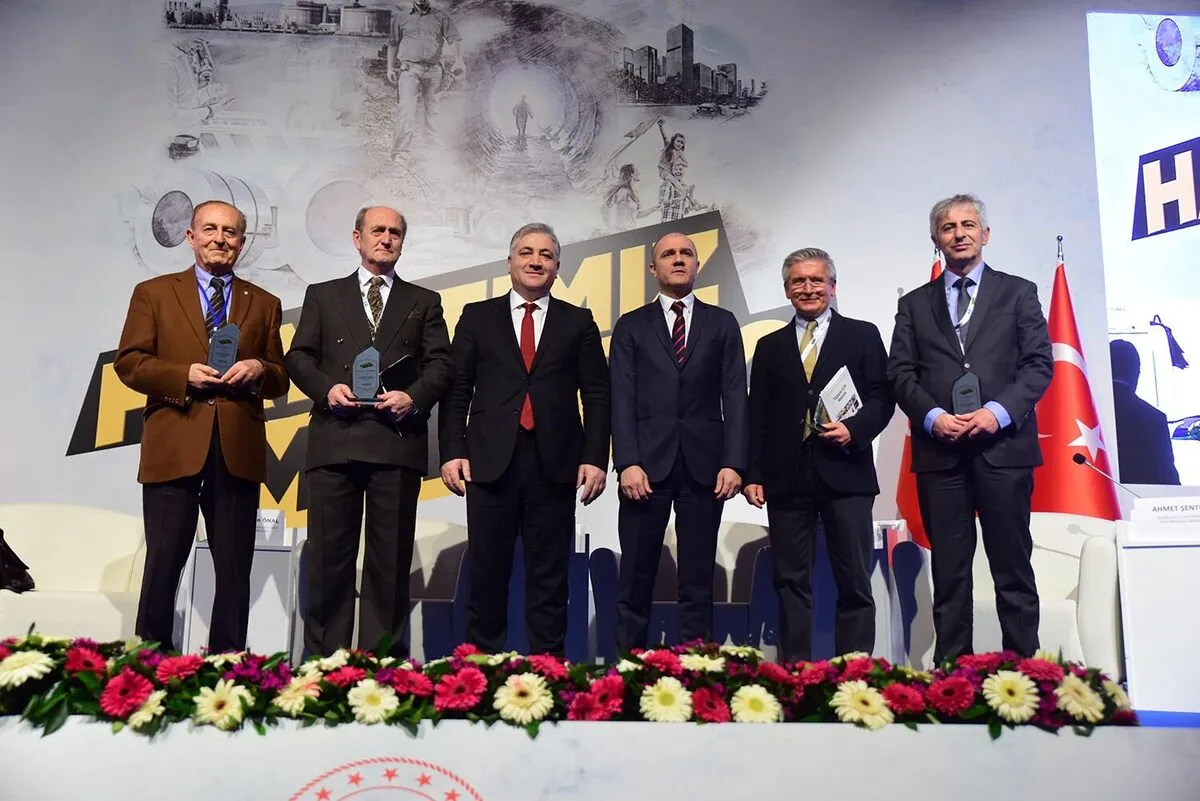Maden sektörünün sorun, hedef ve beklentileri masaya yatırıldığı “Hayatımız Maden 2 Çalıştayı”nın etkinlik ve basın iletişimi süreçlerini yönettik — görsel 2